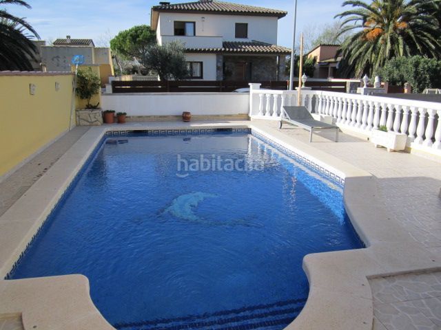 Foto 32d9696c-f1a5-4df4-a38f-57c4d5e34304. Casa amb calefacció aparcament piscina a Puigmal - Mas Nou Empuriabrava