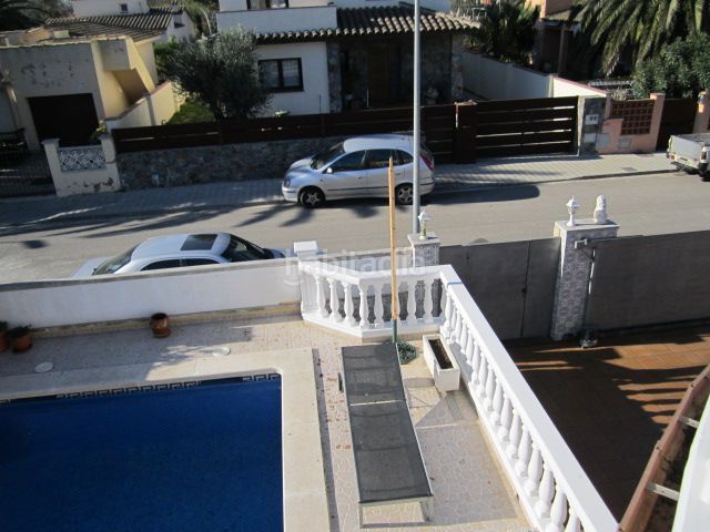 Foto d98f0464-adde-4d8a-a39e-05f90add0c35. Casa amb calefacció aparcament piscina a Puigmal - Mas Nou Empuriabrava