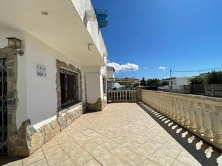 Maison à Santa Margarida. Bonito chalet adosado con 321 m2 de parcela, 120 m2 construidos,