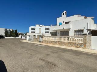 Haus in Santa Margarida. Bonito chalet adosado con 321 m2 de parcela, 120 m2 construidos,