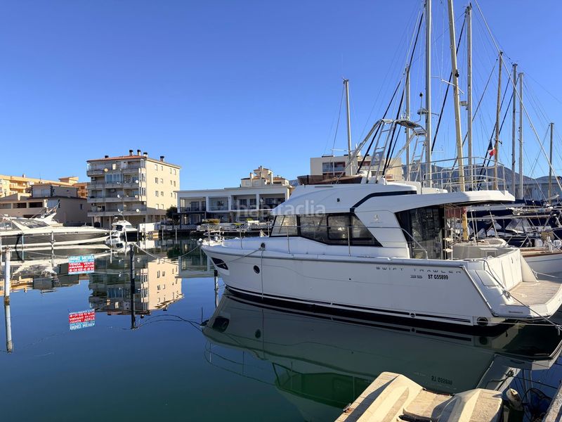 Foto 8b94ffe9-41c5-4d3e-b7e7-90f470b90314. Parking coche magnífico amarre de 4 x 12 metros, ideal tanto para embarcaciones de vela como de motor, ubicado en un puerto deportivo privado. en Roses