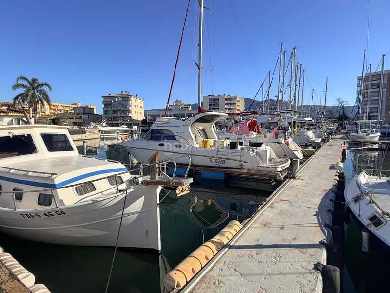 Foto f121e833-50a5-432f-b5ed-6e897983ff51. Aparcament cotxe a Santa Margarida Roses