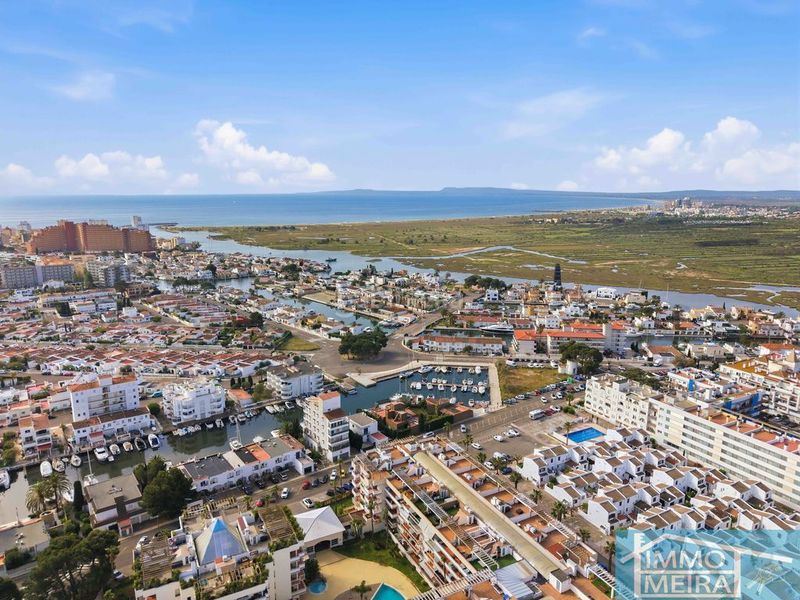Foto d675bd4a-2381-4d32-8edb-7150497e682e. Apartament amb calefacció piscina a Santa Margarida Roses