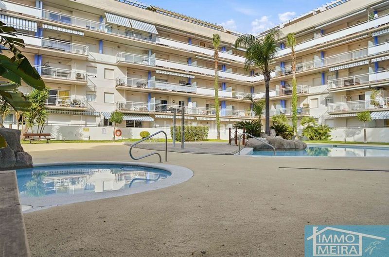 Foto 724ad344-b856-4ae7-bedc-0aff737d5d65. Apartament amb calefacció piscina a Santa Margarida Roses