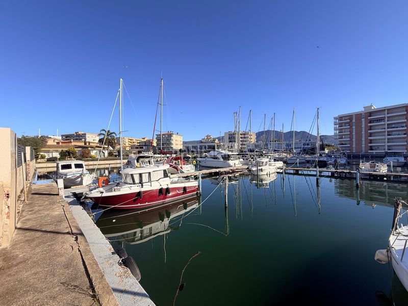 Foto 755cbfbc-914f-42ce-a869-acf7ab28eb46. Aparcament cotxe a Santa Margarida Roses