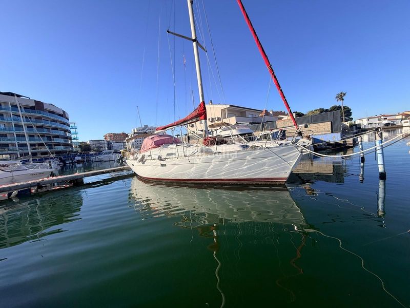 Foto 7c7f2bc8-1175-4ac7-b398-50978e6db048. Aparcament cotxe a Santa Margarida Roses