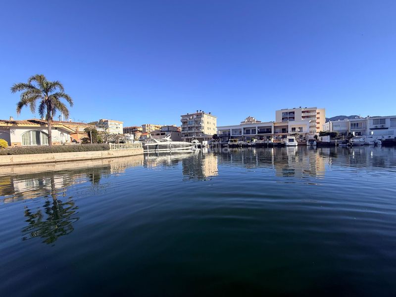 Foto af8f1151-c8ea-48d1-b5e7-fbdaea6685cc. Aparcament cotxe a Santa Margarida Roses