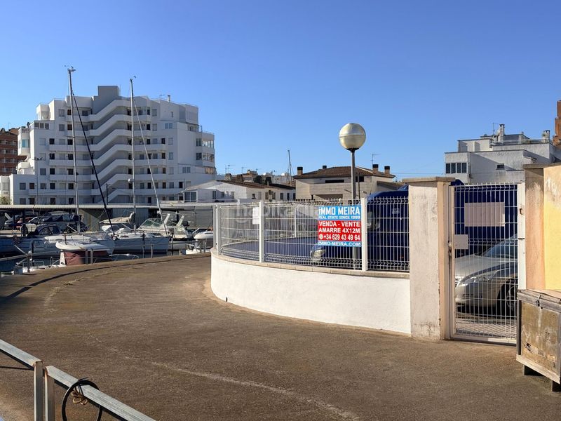 Foto d7f019f2-545e-41a1-8ece-84918c7565ca. Aparcament cotxe a Santa Margarida Roses