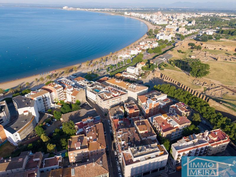 Foto 400cdfab-c723-4d69-9051-690d245356d2. Apartament amb calefacció a Centre Roses