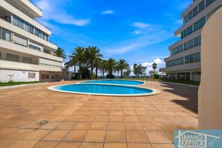 Apartamento en Santa Margarida. Espléndido apartamento reformado, en edificio en primera línea d