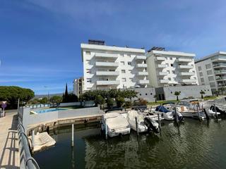 Apartment in Santa Margarida. Lujoso y bonito apartamento de dos dormitorios, un baño, salón c