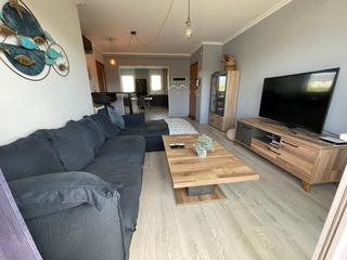 Apartament a Santa Margarida. Lujoso y bonito apartamento de dos dormitorios, un baño, salón c