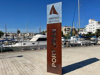 Studio à Santa Margarida. Amplio estudio con gran terraza, equipado con muebles y electrod