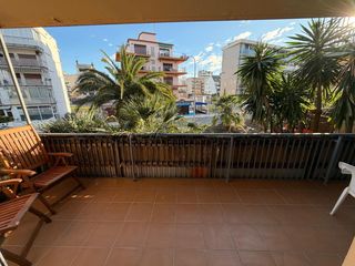Appartement à Santa Margarida. Amplio y luminoso apartamento situado a pocos pasos de la playa,