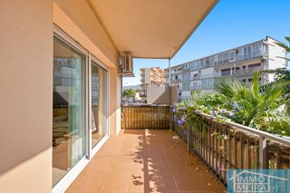 Apartament a Santa Margarida. Amplio y luminoso apartamento situado a pocos pasos de la playa,
