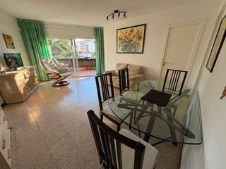Apartamento en Santa Margarida. Amplio y luminoso apartamento situado a pocos pasos de la playa,