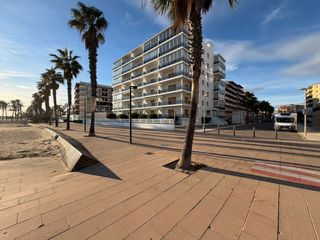 Locale commerciale in Santa Margarida. Local comercial a 50 metros del paseo marítimo de roses de 52 m2