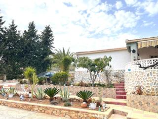 Casa  Los losaricos. Chalet en finca rustica  el berro