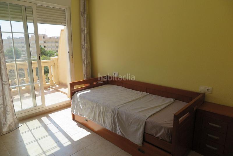 Foto b0a5068c-4626-442f-aafa-4c46e4b42832. Casa adosada vola1 también disponible para alquiler largo plazo en Campello (el)