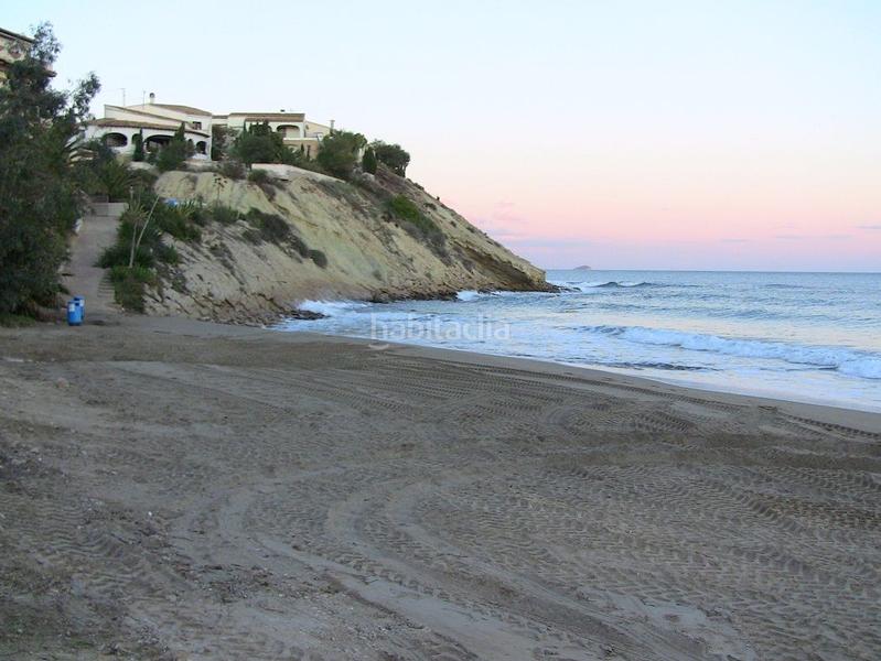 Foto c32e0aeb-83e9-43a6-af6f-d54b71db9849. Casa adosada vola1 también disponible para alquiler largo plazo en Campello (el)