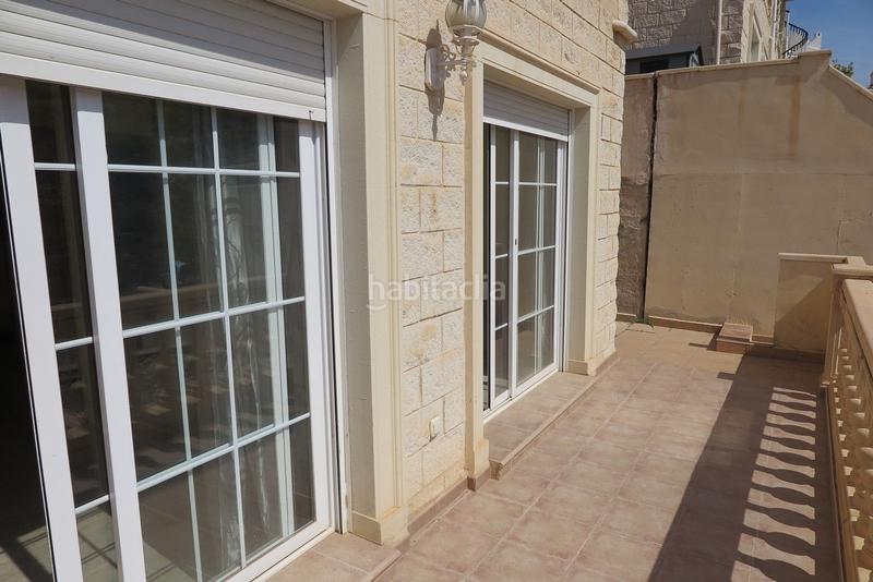 Foto d4a72c9a-a4f3-494d-9c29-09a214ba17f6. Casa adosada vola1 también disponible para alquiler largo plazo en Campello (el)