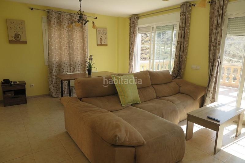 Foto ec6f6334-1a20-4a2f-be85-fe0ed6aeb9b8. Casa adosada vola1 también disponible para alquiler largo plazo en Campello (el)