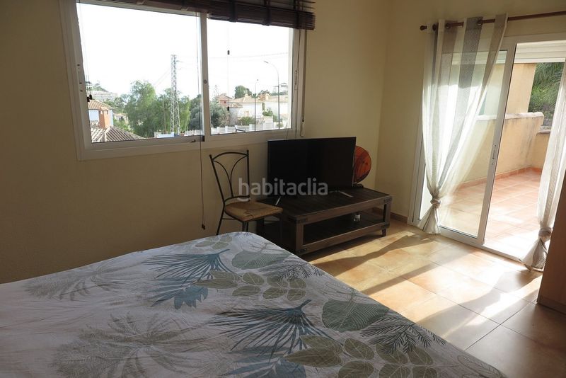 Foto 3f5d3968-5b8e-4180-aa66-8a338335903d. Casa amb piscina a Pueblo Acantilado-Lanuza Campello (el)