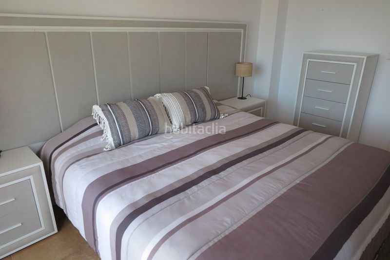 Foto 6a5f2aef-f40e-42c3-a29f-ff3b67c8c532. Casa amb piscina a Pueblo Acantilado-Lanuza Campello (el)