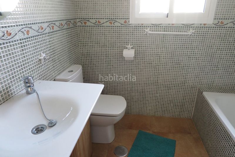 Foto 6c8977e9-decc-4ab3-87bc-3764ebcb3c8f. Casa amb piscina a Pueblo Acantilado-Lanuza Campello (el)