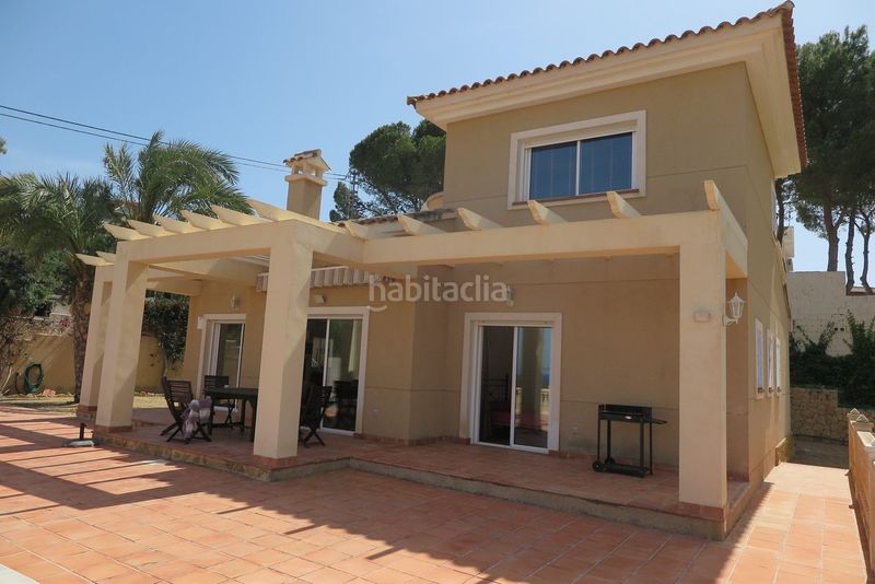Foto 6e39edef-8b91-46f8-b5b7-226274ae1321. Casa amb piscina a Pueblo Acantilado-Lanuza Campello (el)