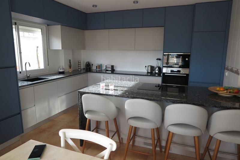 Foto 794cd21e-1de3-466f-9f05-ee9891cb30db. Casa con piscina in Pueblo Acantilado-Lanuza Campello (el)