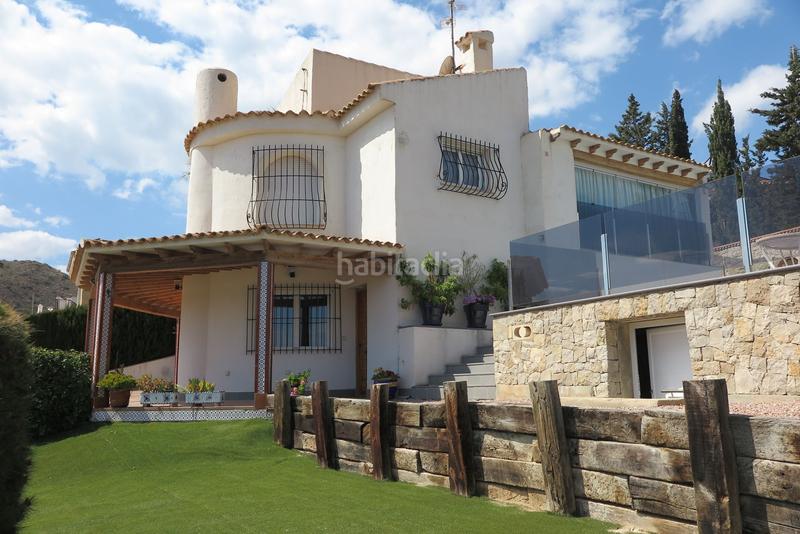 Foto 39718085-e24b-4ea9-98f8-e978d0f67ebc. Casa con piscina in Pueblo Acantilado-Lanuza Campello (el)