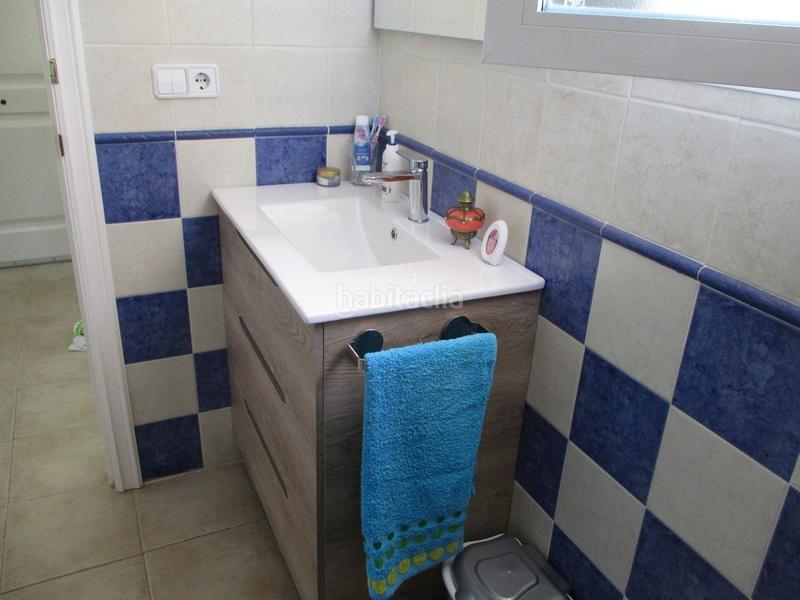 Foto 6baeb6b4-4d10-4ce1-9cf1-a4530f2d73b0. Maison jumelée avec piscine dans Pueblo Acantilado-Lanuza Campello (el)