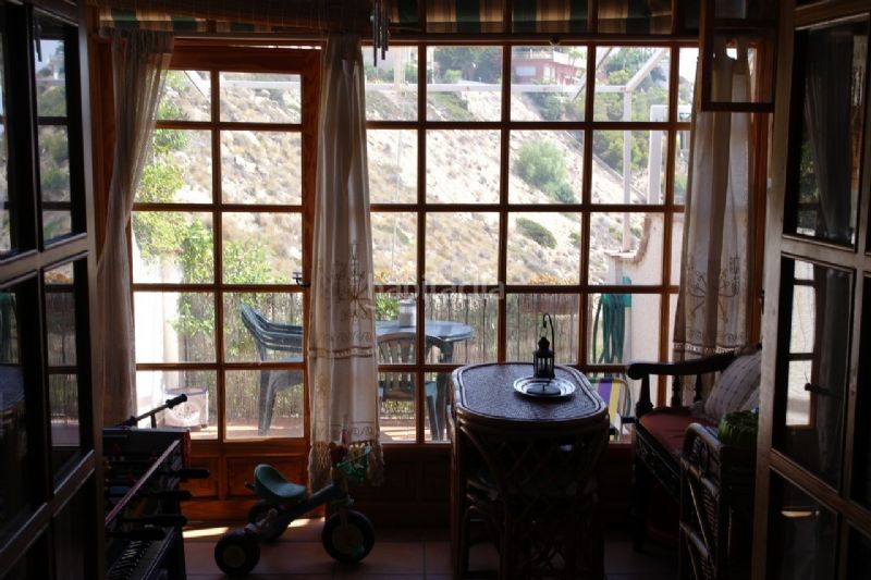 Foto 1ca80e4d-a22a-447f-8d22-11435477990e. Casa amb piscina a Pueblo Acantilado-Lanuza Campello (el)