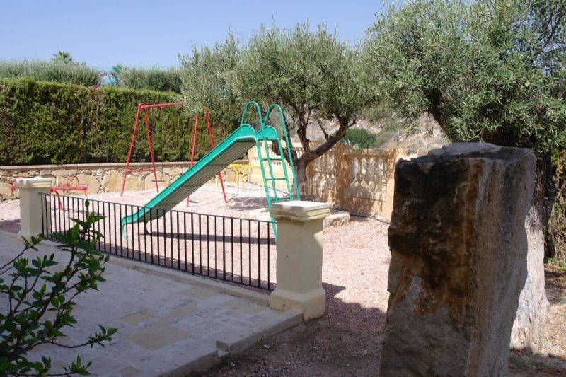 Foto ad20fc1e-07bf-4342-a290-ea6a4e0feef5. Casa amb piscina a Pueblo Acantilado-Lanuza Campello (el)