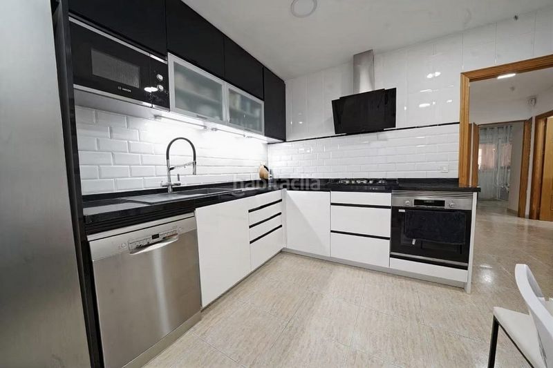 Foto 0fa2f737-1294-4157-ae24-cb9b4ed6b1da. Casa adossada amb piscina a Pueblo Acantilado-Lanuza Campello (el)