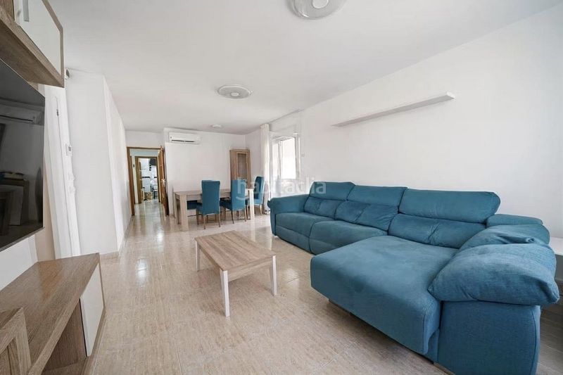 Foto ca2c8f84-6709-438a-bc9a-f1b13a7cfaca. Casa adossada amb piscina a Pueblo Acantilado-Lanuza Campello (el)
