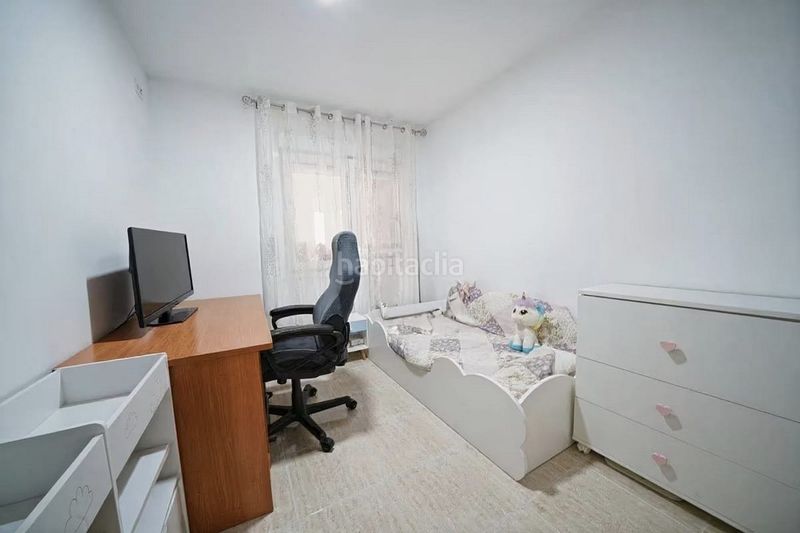 Foto dc7be280-9594-4ad4-8be1-5ec68e8c59a8. Casa adossada amb piscina a Pueblo Acantilado-Lanuza Campello (el)