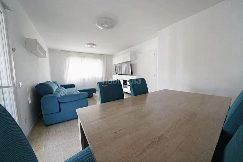 Foto f049c869-ccee-40fe-b2c0-ede5ac9cc17e. Casa adossada amb piscina a Pueblo Acantilado-Lanuza Campello (el)