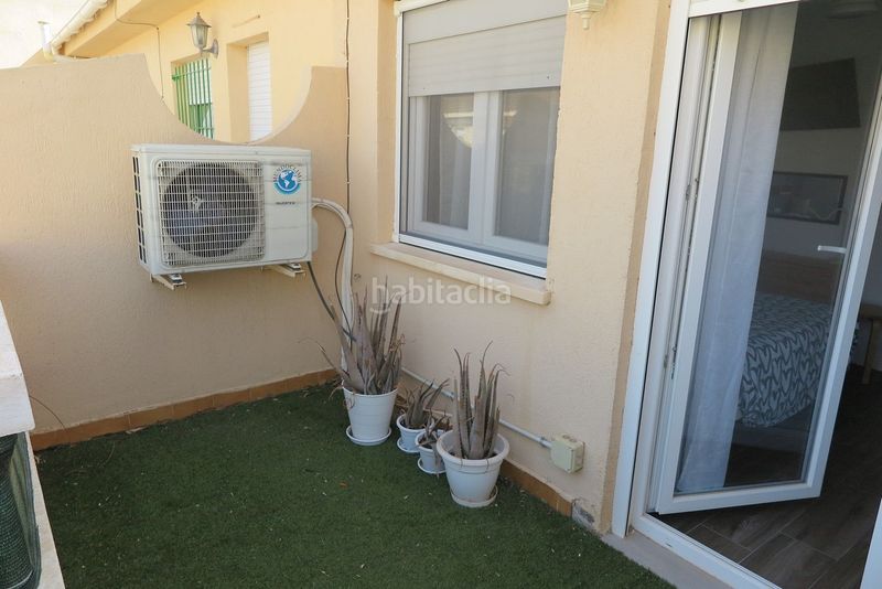Foto 3ac0a76d-d02b-40b3-8383-e1e0aa41dcb1. Casa adossada amb piscina a Pueblo Acantilado-Lanuza Campello (el)