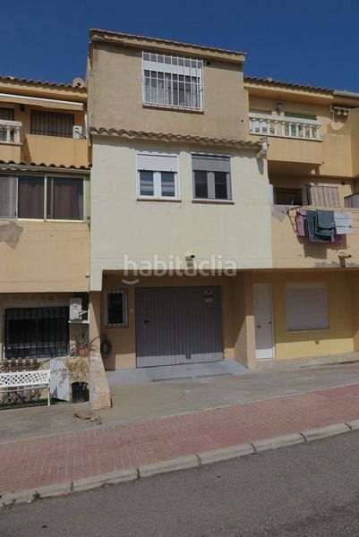 Foto 85062ef5-b5cf-4119-be93-d831a79db680. Casa adossada amb piscina a Pueblo Acantilado-Lanuza Campello (el)