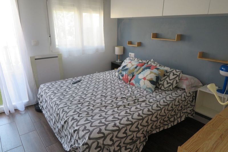 Foto f60660ee-6fcb-4cde-b835-032227a24367. Casa adossada amb piscina a Pueblo Acantilado-Lanuza Campello (el)
