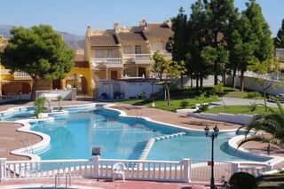 Affitto Casa a schiera in Pueblo Acantilado-Lanuza. Pob19  alquiler a largo plazo.