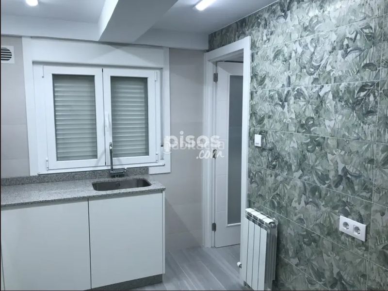Foto 2f962afe-376f-43c3-9345-a026c04ec110. Rent flat with heating in Camelias - Pi y Margall Vigo