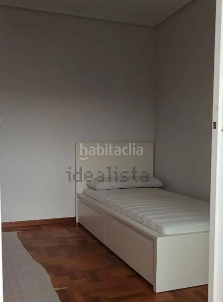 Foto 4d30b356-796d-404e-bdb8-73eb54674d0f. Rent flat with heating parking in Coia Vigo