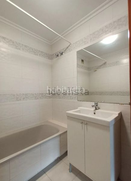 Foto 56f13dd4-e5b3-4cce-a712-ca472b28bb35. Rent flat with heating parking in Coia Vigo