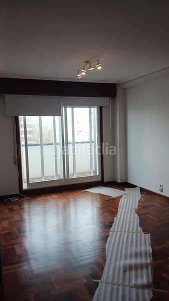 Foto a09ad85b-3f62-4a03-a48b-781dfa4d1ccb. Rent flat with heating parking in Coia Vigo