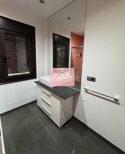 Foto c992d95b-56f4-4e50-a08c-e01875969316. Chalet with pool in Baiona