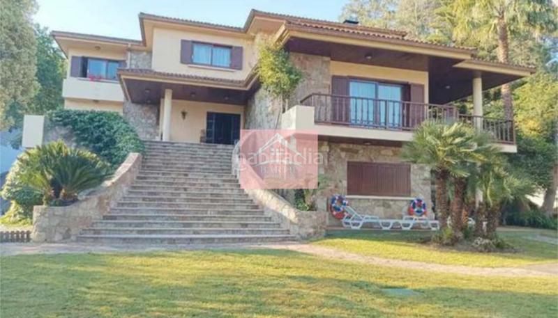 Foto 5e3c33c4-ba4d-43c0-8924-81a1429fe079. Chalet con camino parcheggio piscina in Gondomar