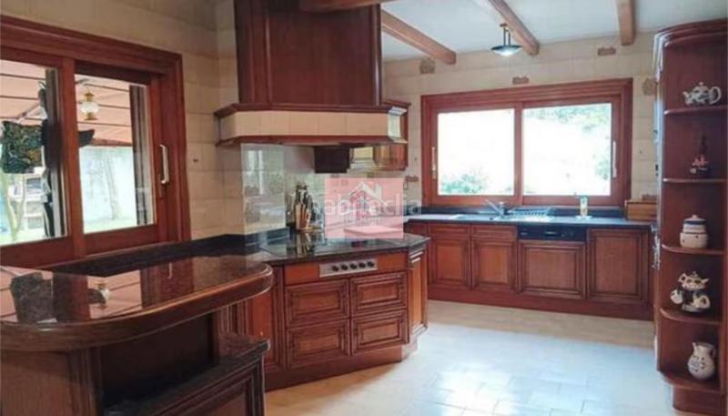 Foto 5f15a98a-d6ae-4f4a-9f8f-30d61206d9f0. Chalet con camino parcheggio piscina in Gondomar